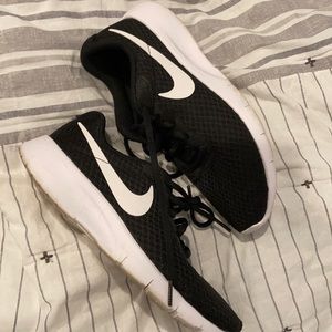 Nike Tanjun Sneakers